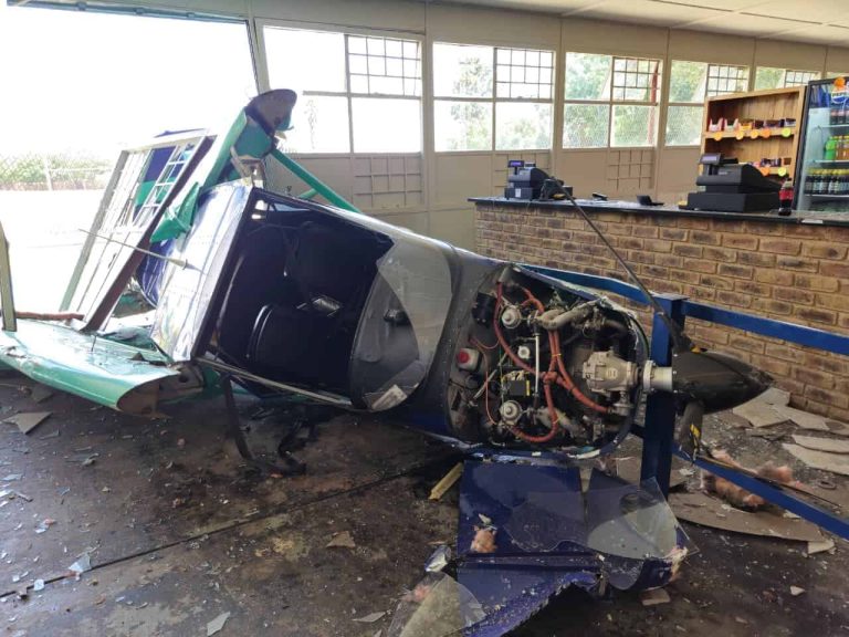 202510plane-crash-alberton