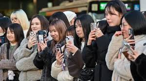 Japan-smartphone