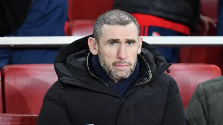 former-arsenal-player-martin-keown-pictured-at-the-emirates-before-gunners-match