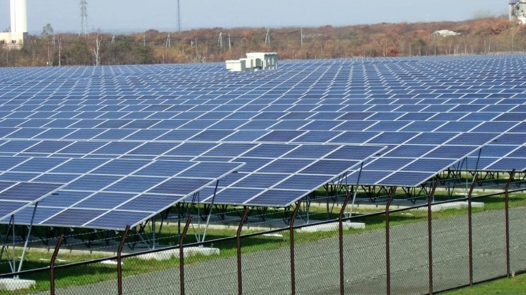 https___s3-ap-northeast-1.amazonaws.com_psh-ex-ftnikkei-3937bb4_images_5_9_1_2_3152195-1-eng-GB_20161107_solar_panel_waste