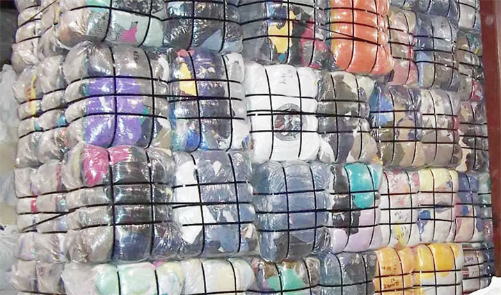 202309Bales-of-used-clothes