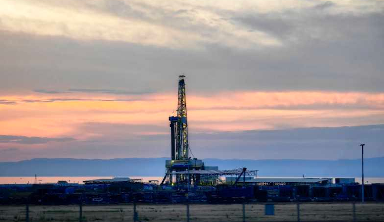 202310Oil-rig-in-Hoima