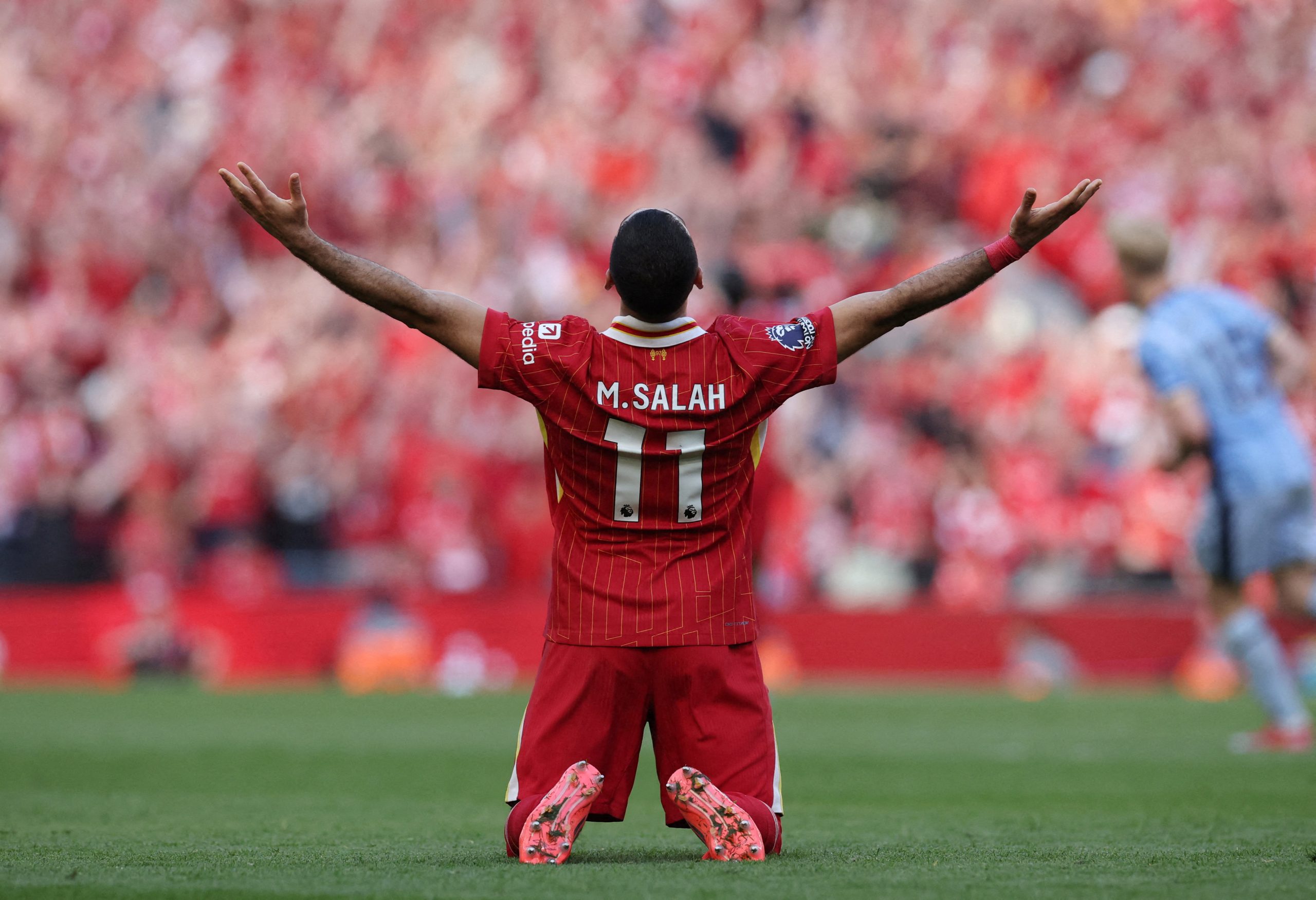 2025042025-04-27T183302Z_1838680269_UP1EL4R1EQ7HM_RTRMADP_3_SOCCER-ENGLAND-LIV-TOT-REPORT-scaled-1