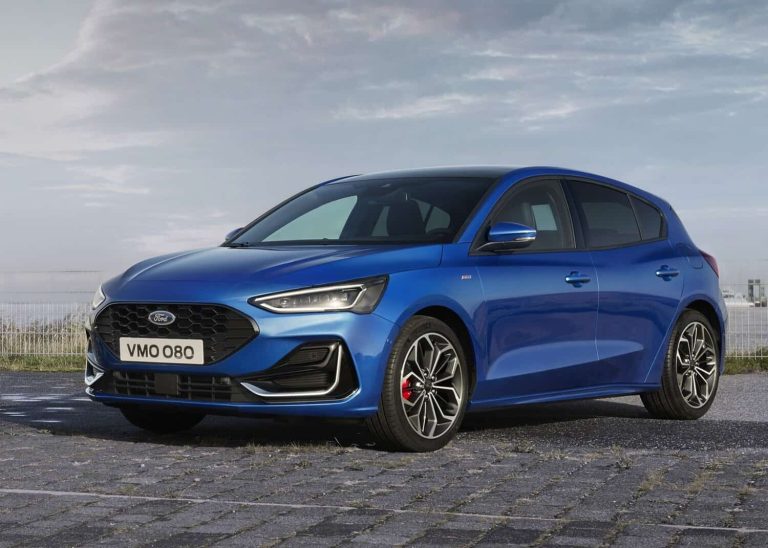 2025112021_FORD_FOCUS_ACTIVE_ST-LINE_OUTDOOR_01