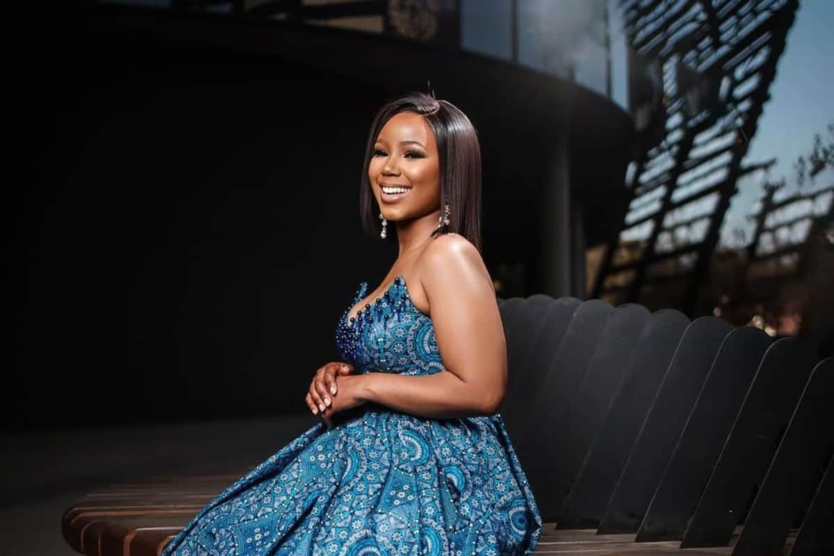 202511Amanda-Manku-King-monada-song