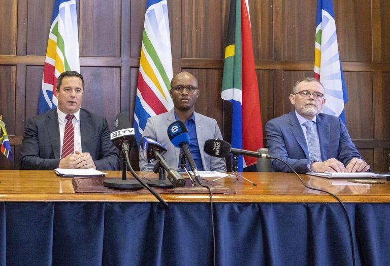 202511DAs-moral-high-ground-cracks