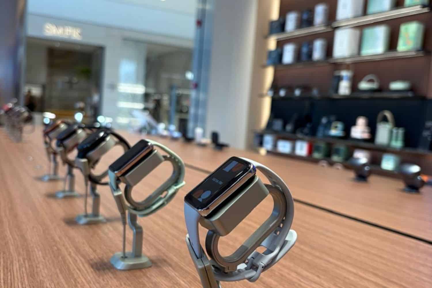 202511Honor-Alpha-flagship-store-China