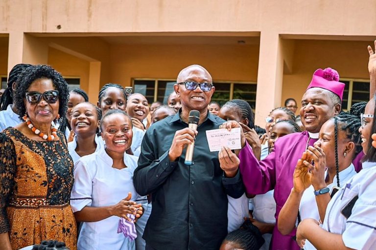 202511Peter-Obi-Donates-N10m-To-Oji-River-School-Of-Nurs