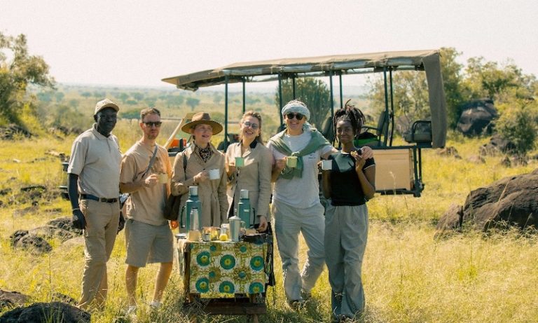 202511Russian-influencers-in-the-park