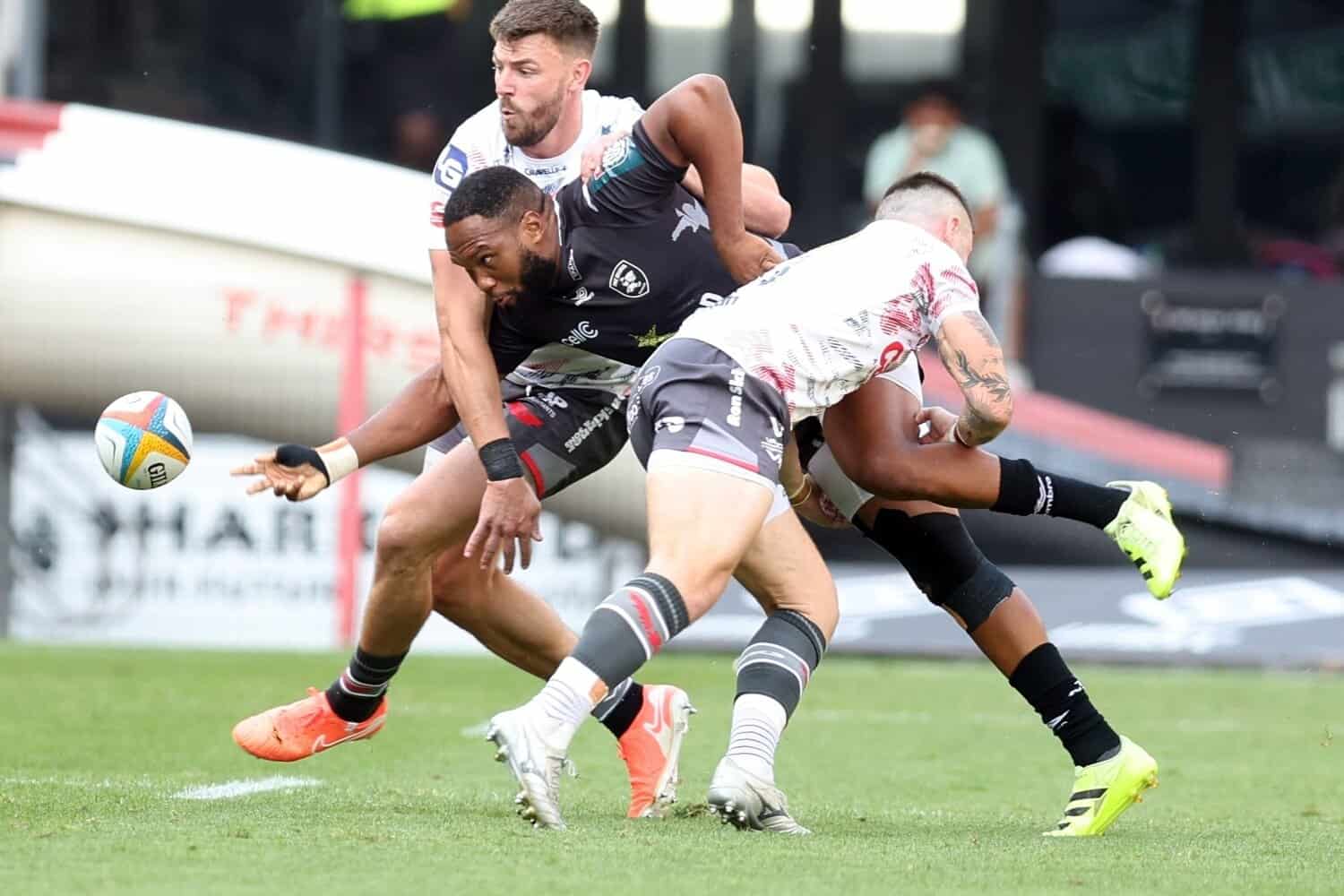 202511Sharks-centre-Lukhanyo-Am