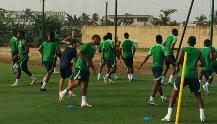 202511Super-Eagles-Resume-Training-For-World-Cup-Playoff-With-Gabon-After-NFF-Settles-Unpaid-Allowances