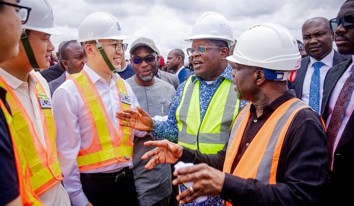 202511Umahi-Gives-30-day-Ultimatum-To-Contractors-Hands-over-Roads-to-Abia-Governor