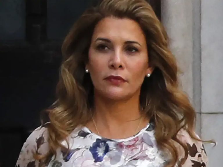 202511Zeynab-Javadli