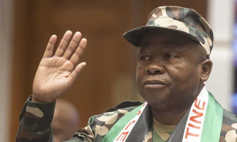 202511des-van-rooyen-1200x721-1