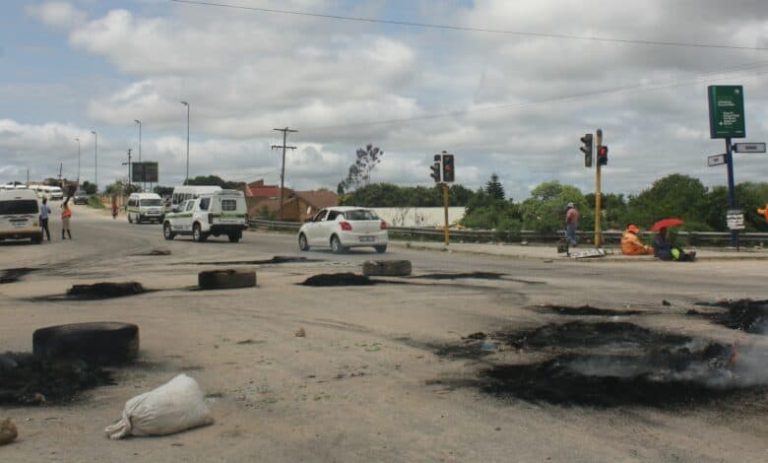 202511taxi-strike-Pienaar