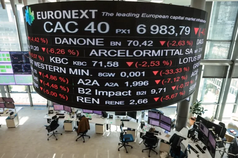 AFP__20250407__39EB4L6__v1__Preview__FranceEconomyMarketsStocksTariffTradeUs-1