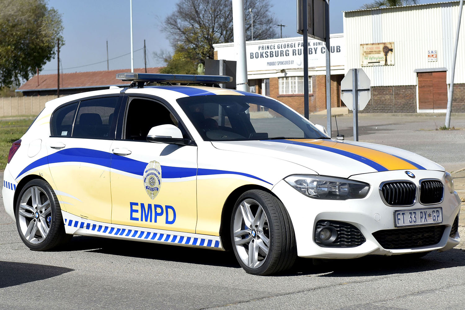 202205EMPD-car1