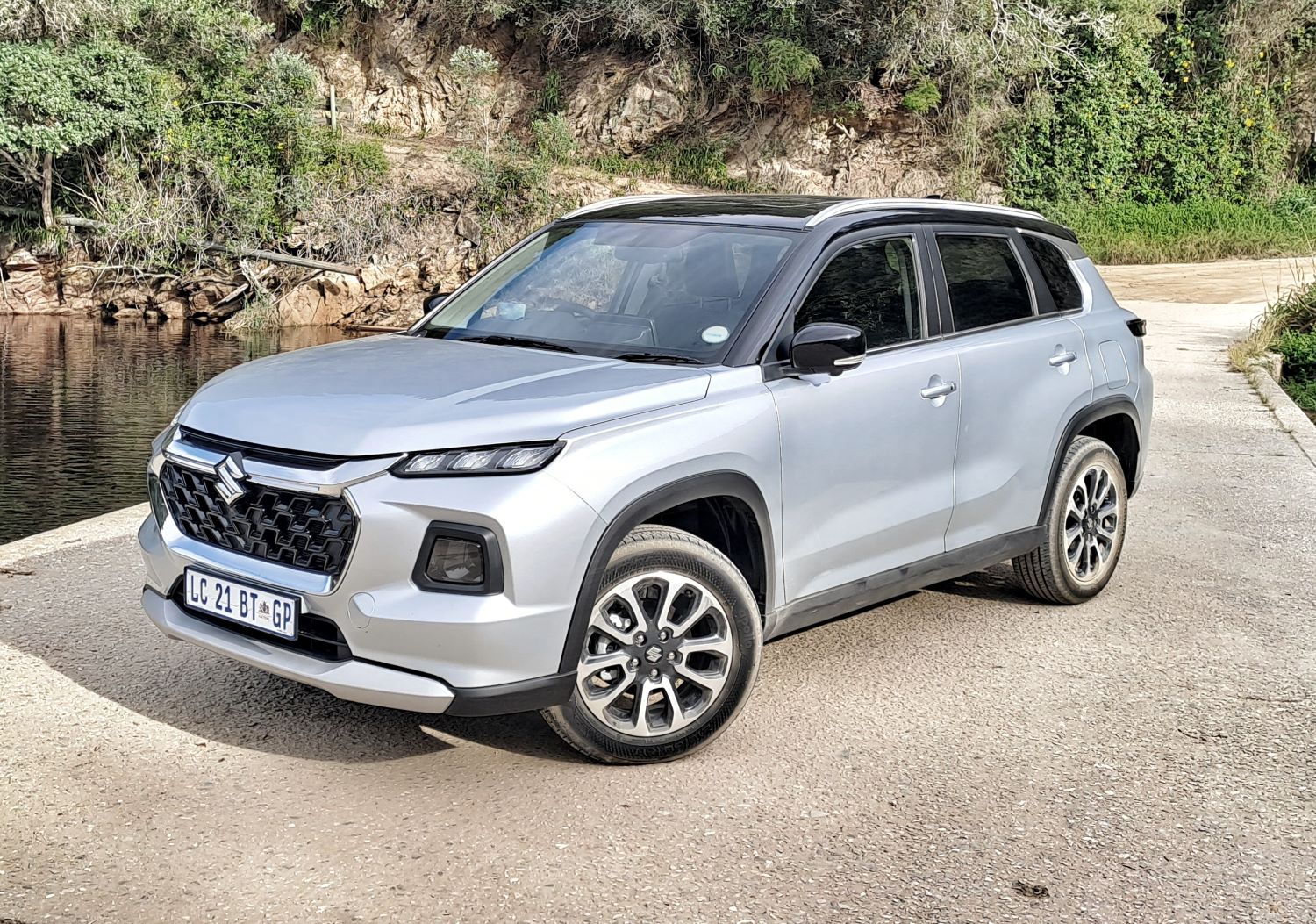 202305new-suzuki-grand-vitara-south-africa-review-front-exterior