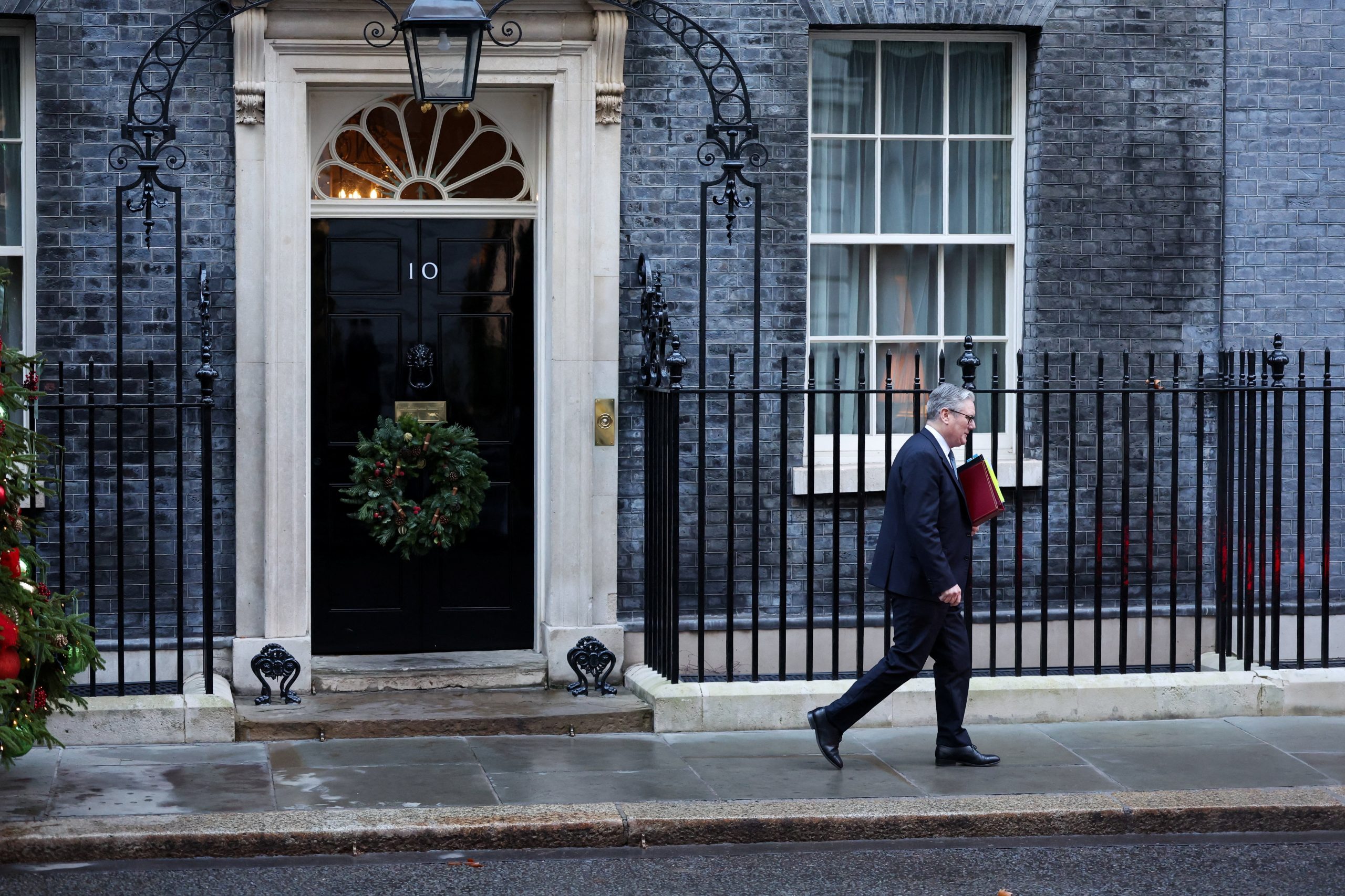 2025122025-12-03T115226Z_384480125_RC2Y8IARGZXT_RTRMADP_3_BRITAIN-POLITICS-PMQS-scaled-1