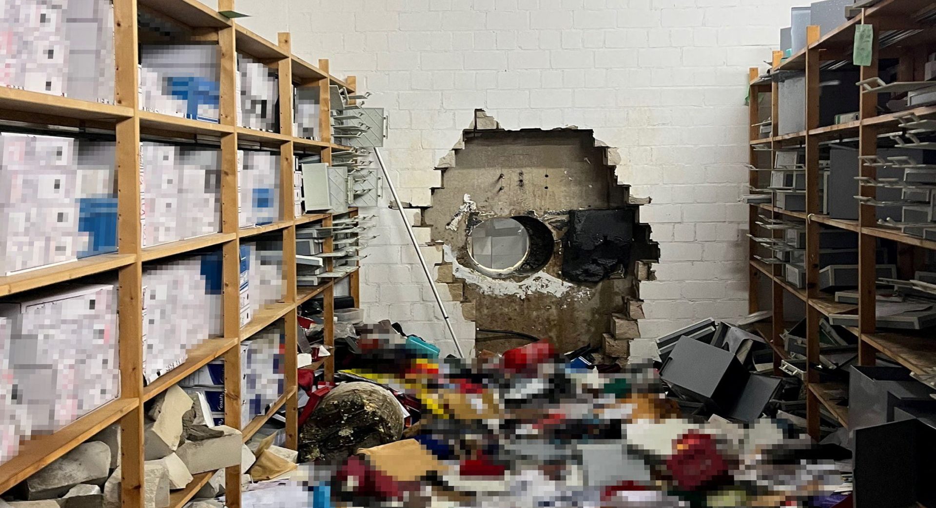 2025122025-12-30T181920Z_1523613062_RC25RIAFXPL3_RTRMADP_3_GERMANY-CRIME-BANK-scaled-e1767174184904