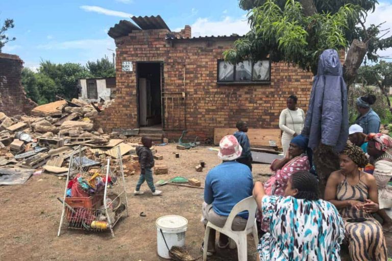 202512Doornkop-Soweto-building-collapse-1200x800-1