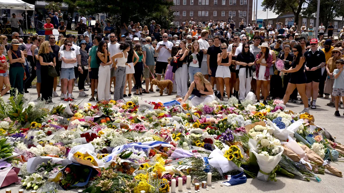 202512Father-And-Son-Kill-15-At-Bondi-Beach-Jewish-Event