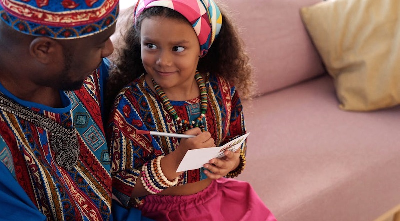 202512Happy-father-and-daughter