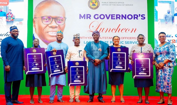 202512Sanwo-Olu-Rewards-Lagos-Public-Servants-With-Cars-N165.5-Million