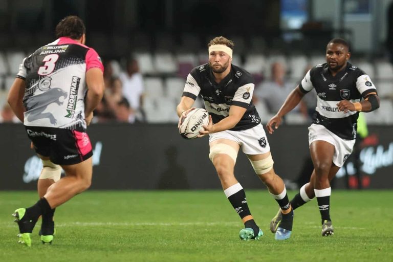 202512Sharks-loose-forward-Nick-Hatton