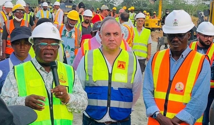 202512Umahi-Inspects-Sections-3A-And-3B-Of-Lagos-Calabar-Highway-Praises-Quality-Approves-Relief-Stations-Solar-Lighting