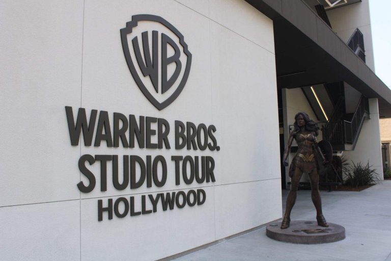 Warner Bros Studio Tour Hollywood Sign with Statue