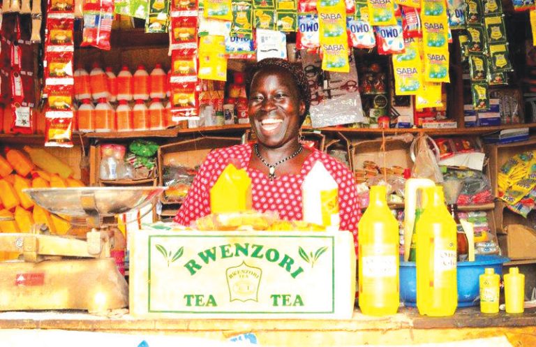 202512Woman-in-retail-shop