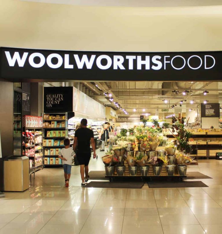 202512Woolworths-white-shopping-bags