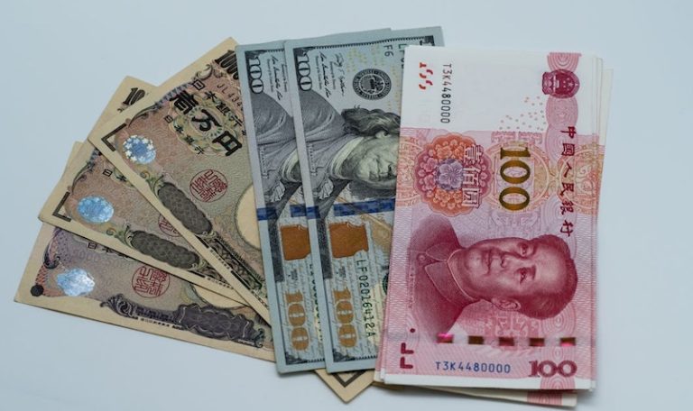 202512Yuan-and-dollars