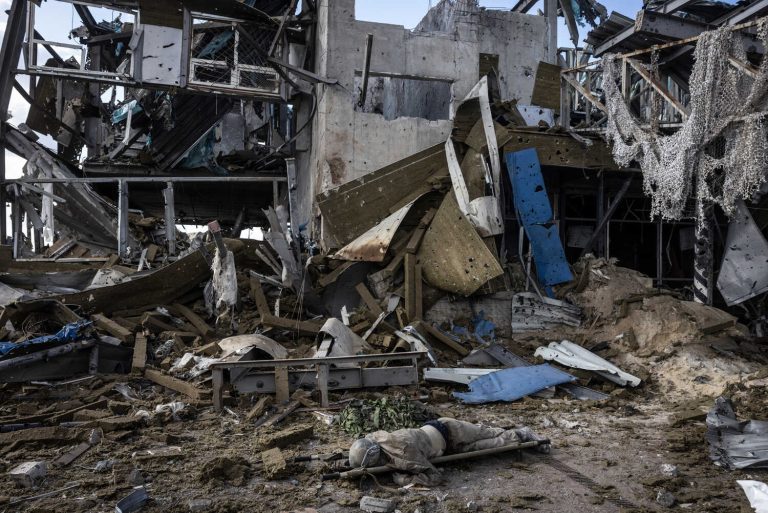 00ukraine-border-dispatch-threeByTwoMediumAt2X