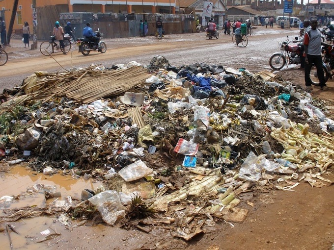 201901Rubbish-dump-in-Kampala