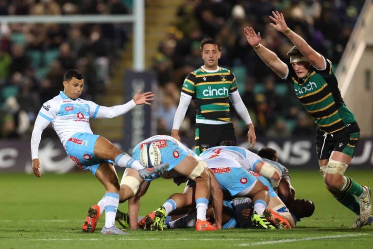 202601Bulls-scrumhalf-Embrose-Papier