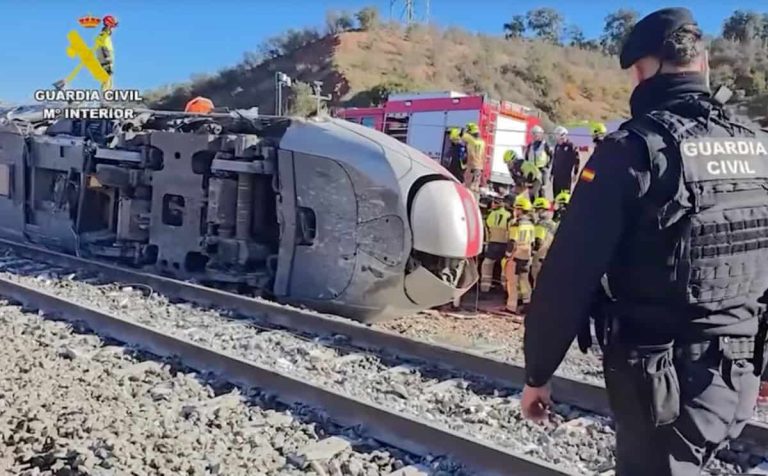 SPAIN-RAILWAY-ACCIDENT-TRANSPORT