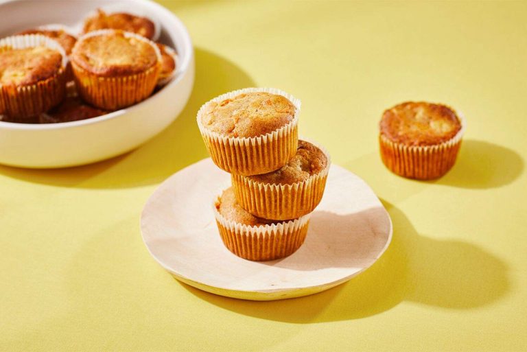 202601KOO_CYP_Emoji-Eats_Web_Day-5_Carrot-Cupcakes