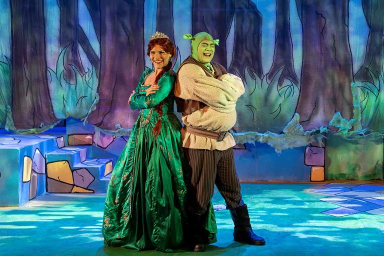 202601Shrek-The-Musical-2023-Cast_Photo-2-003