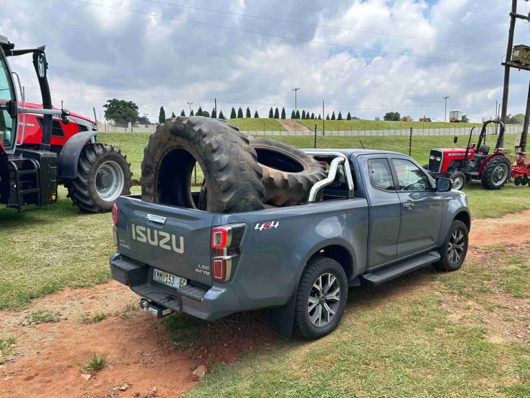 202601isuzu-d-max-extended-cab-tractor-tyres