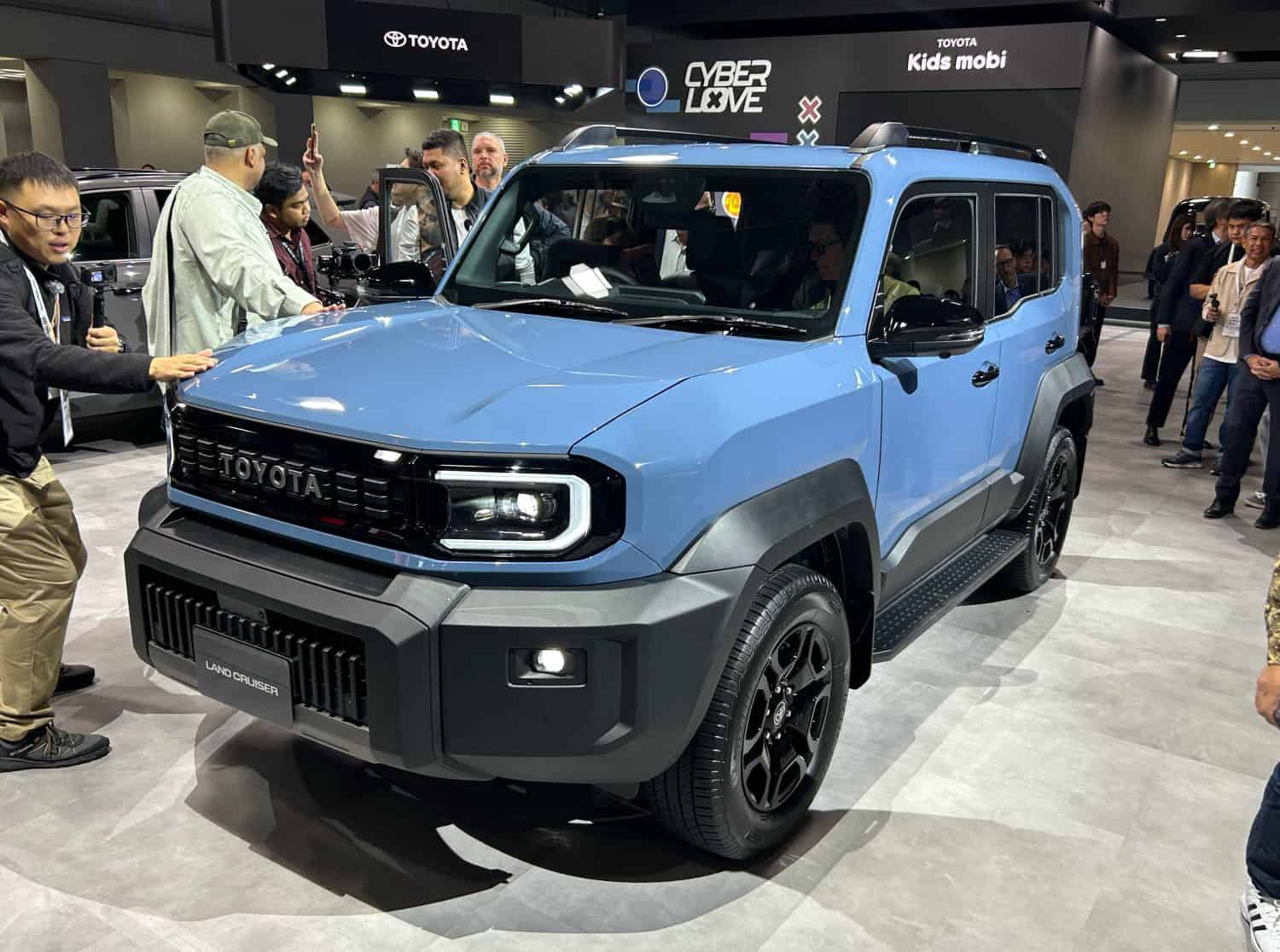 202510toyota-fj-cruiser-tokyo-front