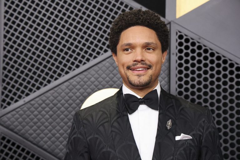 2026022026-02-02T013746Z_1658778070_HP1EM2204IWI0_RTRMADP_3_AWARDS-GRAMMYS-scaled-1