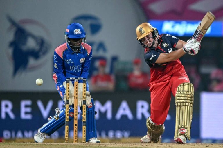 CRICKET-IND-WPL-T20-MUMBAI-BENGALURU