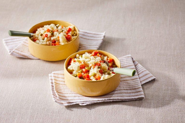 202602KOO_CYP_Emoji-Eats_Web_Day-6_Mixed-Veg-Putu