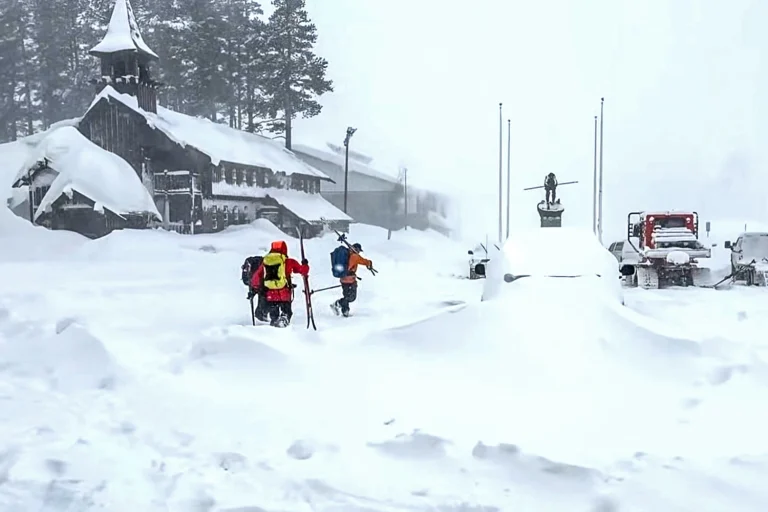 202602Nine-Skiers-Missing-After-Avalanche