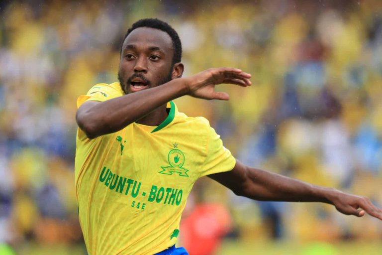 Football - CAF Champions League 2024/25 - Quarter Final - 1st leg - Mamelodi Sundowns v Esperance de Tunis - Loftus Versfeld Stadium - Pretoria