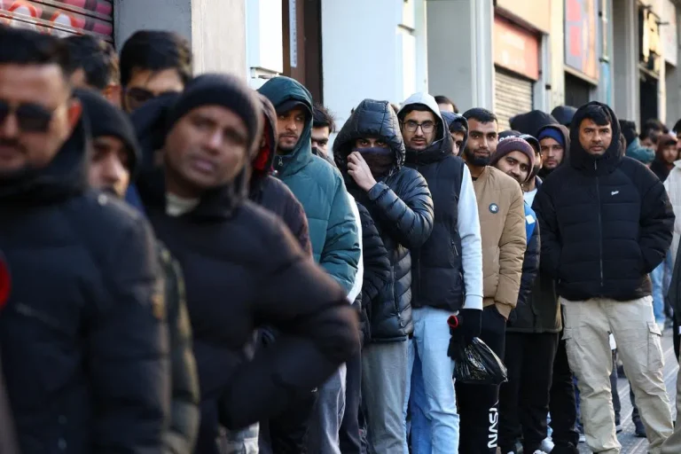 202602Spains-Mass-Migrant-Amnesty-Plan