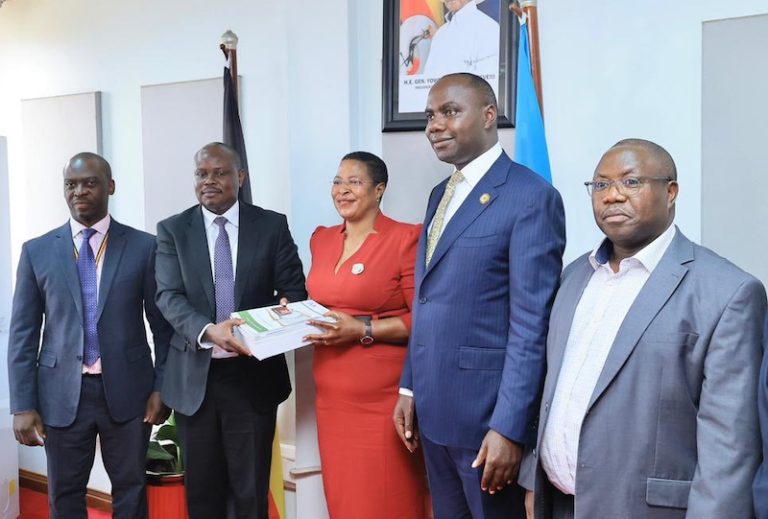 202602Speaker-Anita-Among-receives-the-Auditor-Generals-report