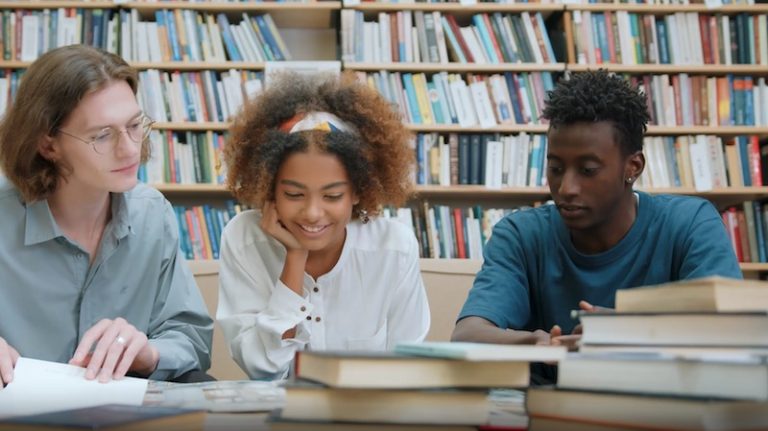 202602University-students-in-the-library